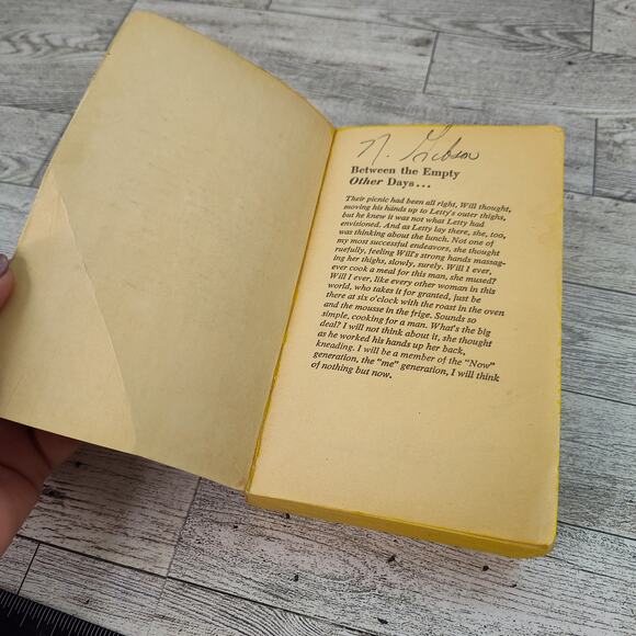 Tuesdays and Thursdays by Abby Mann 1979 First Pocket Books Printing Paperback - Picture 7 of 12